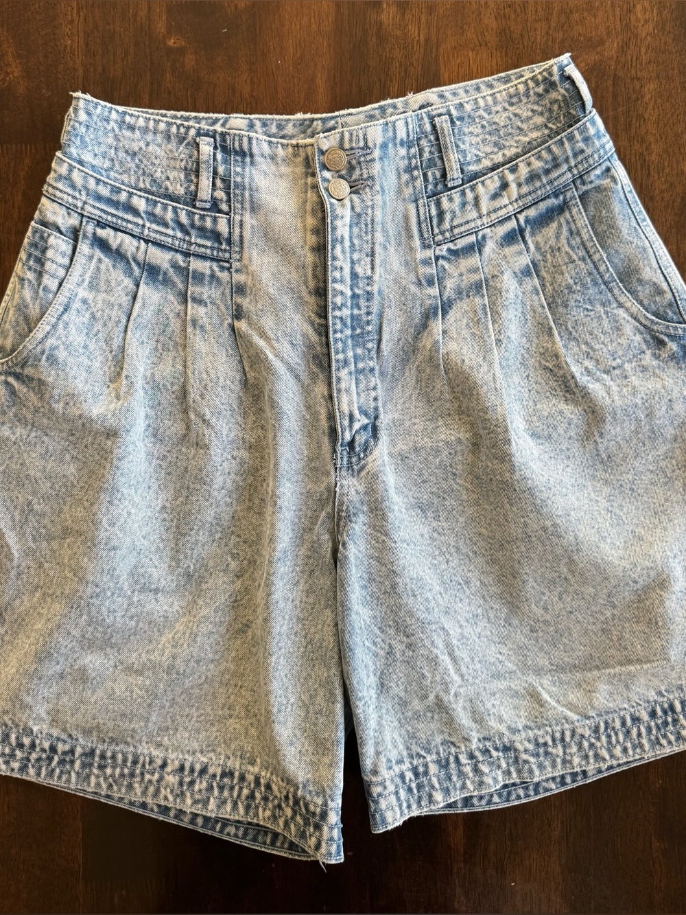 Partners by Mervyn, High Waisted Acid Wash Denim Pleat Mom Shorts, Size 14 1980s